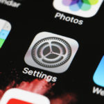 【iPhone/Android】アプリが勝手にダウンロードされるのを防ぐ設定方法